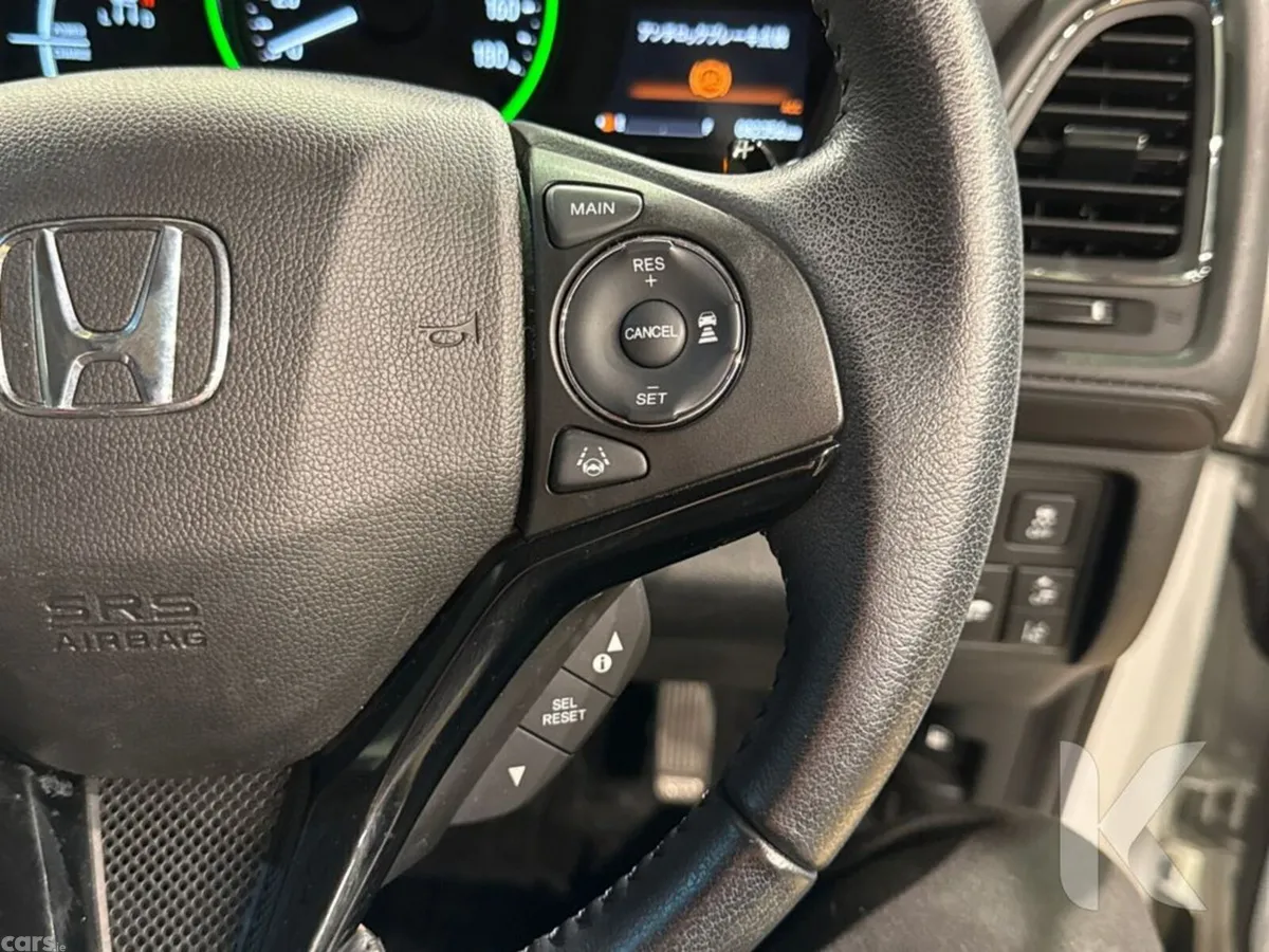 Honda Vezel SUV, Petrol Hybrid, 2020, White