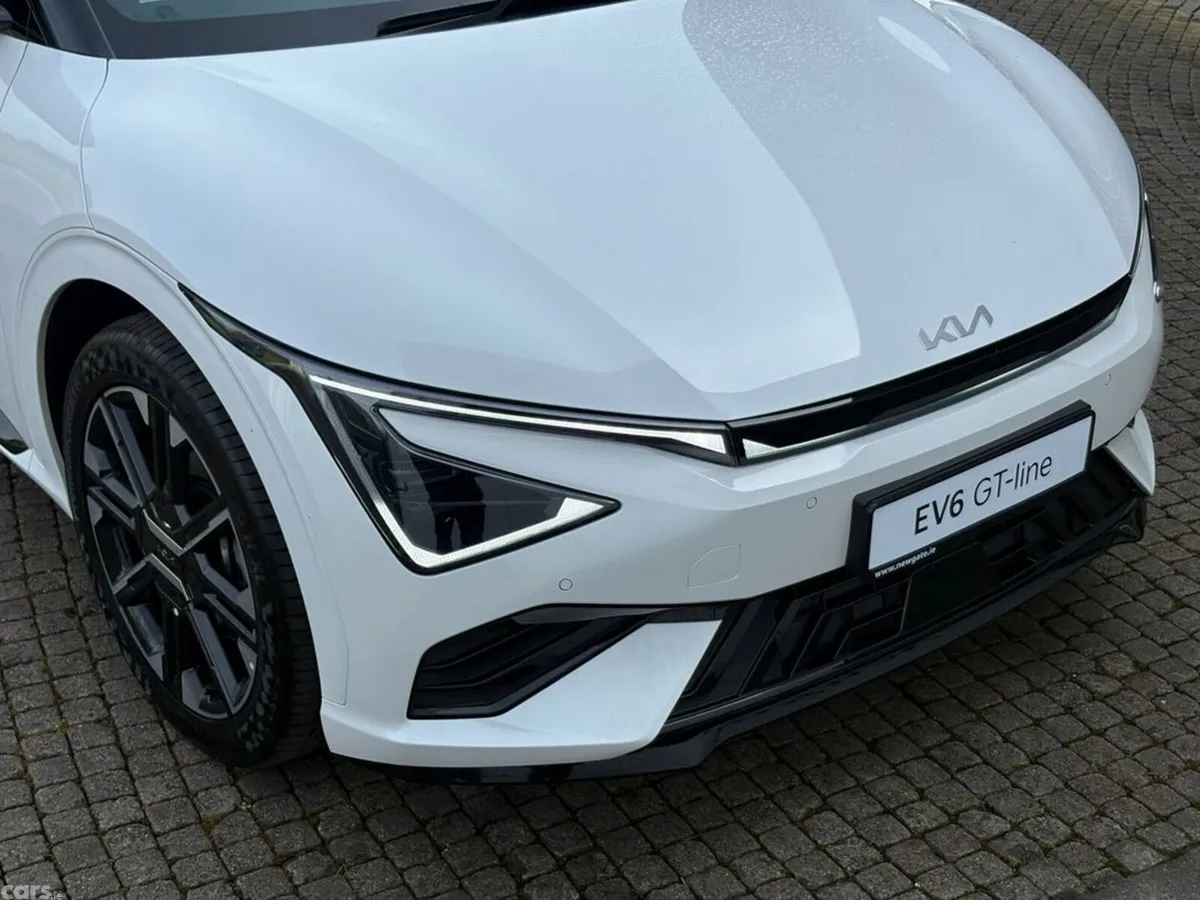 Kia EV6 Hatchback, Electric, 2027, White