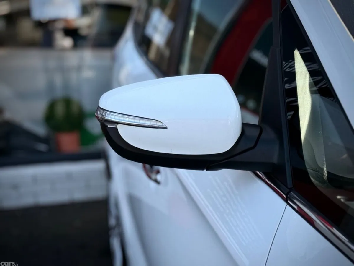 Kia Carens Estate, Diesel, 2017, White