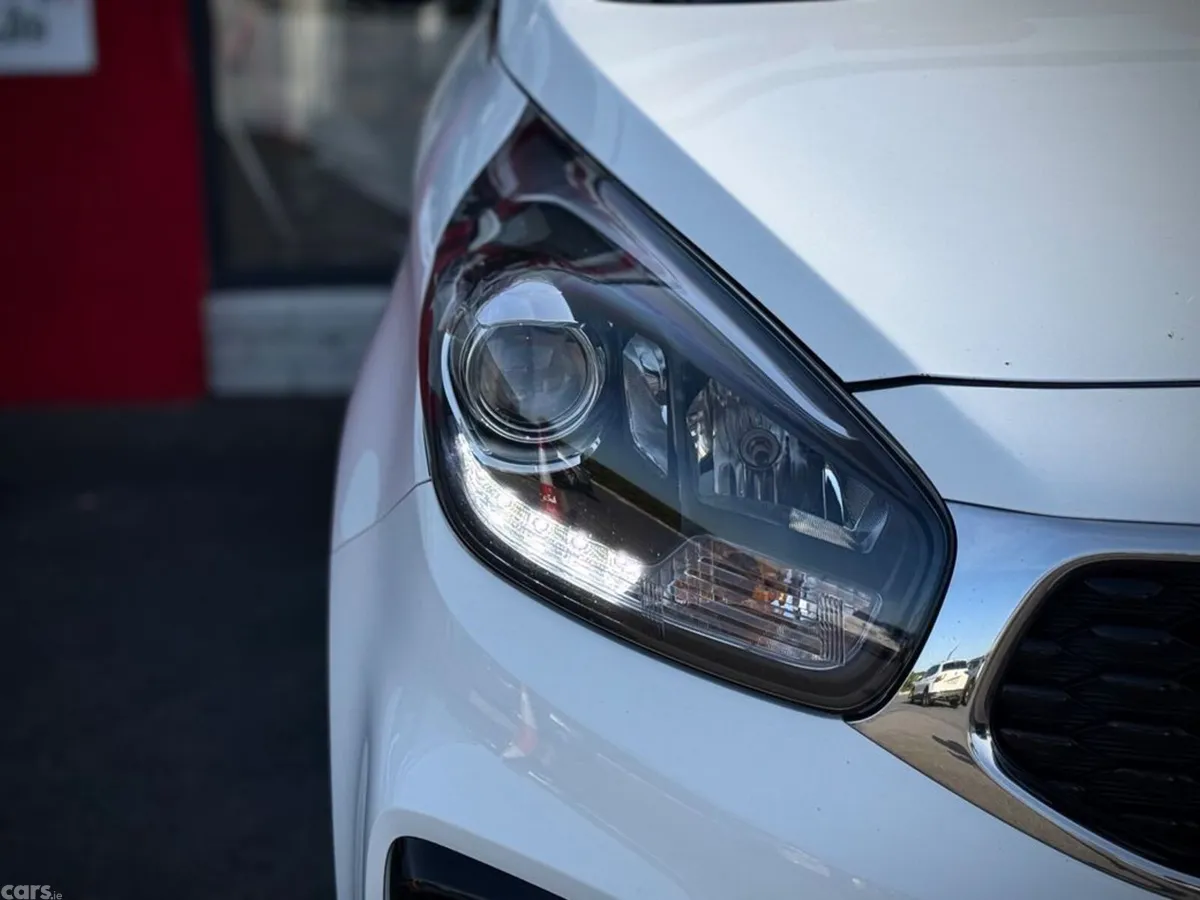 Kia Carens Estate, Diesel, 2017, White
