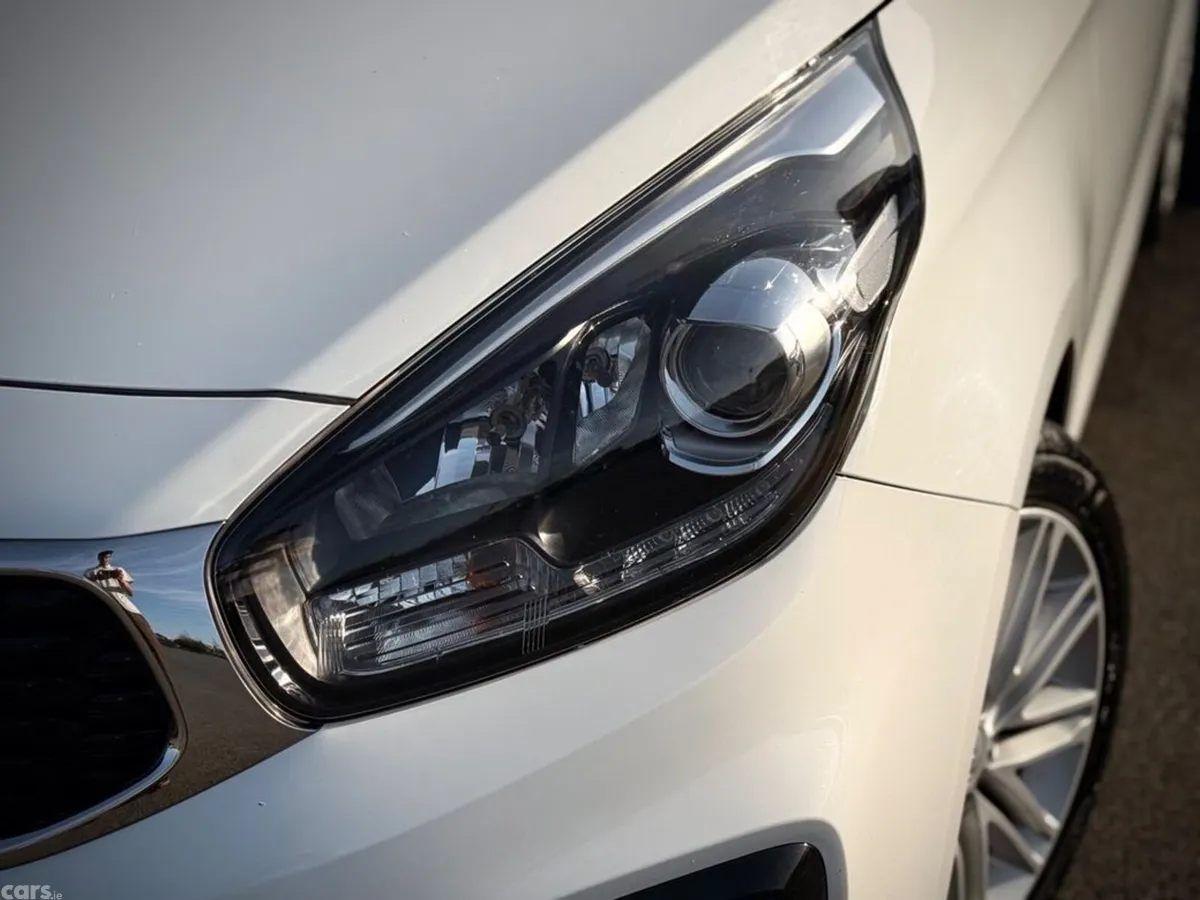 Kia Carens Estate, Diesel, 2017, White