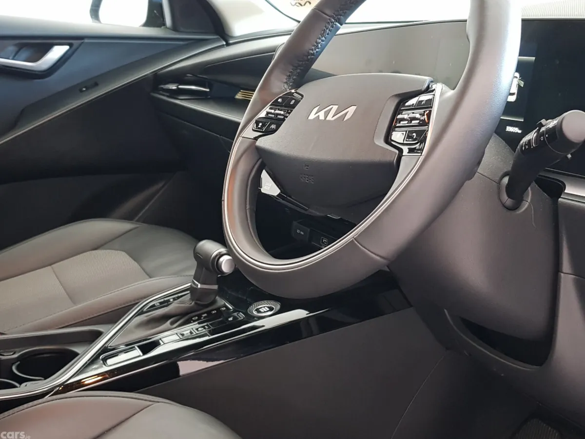 Kia Niro MPV, Petrol Plug-in Hybrid, 2023, Blue