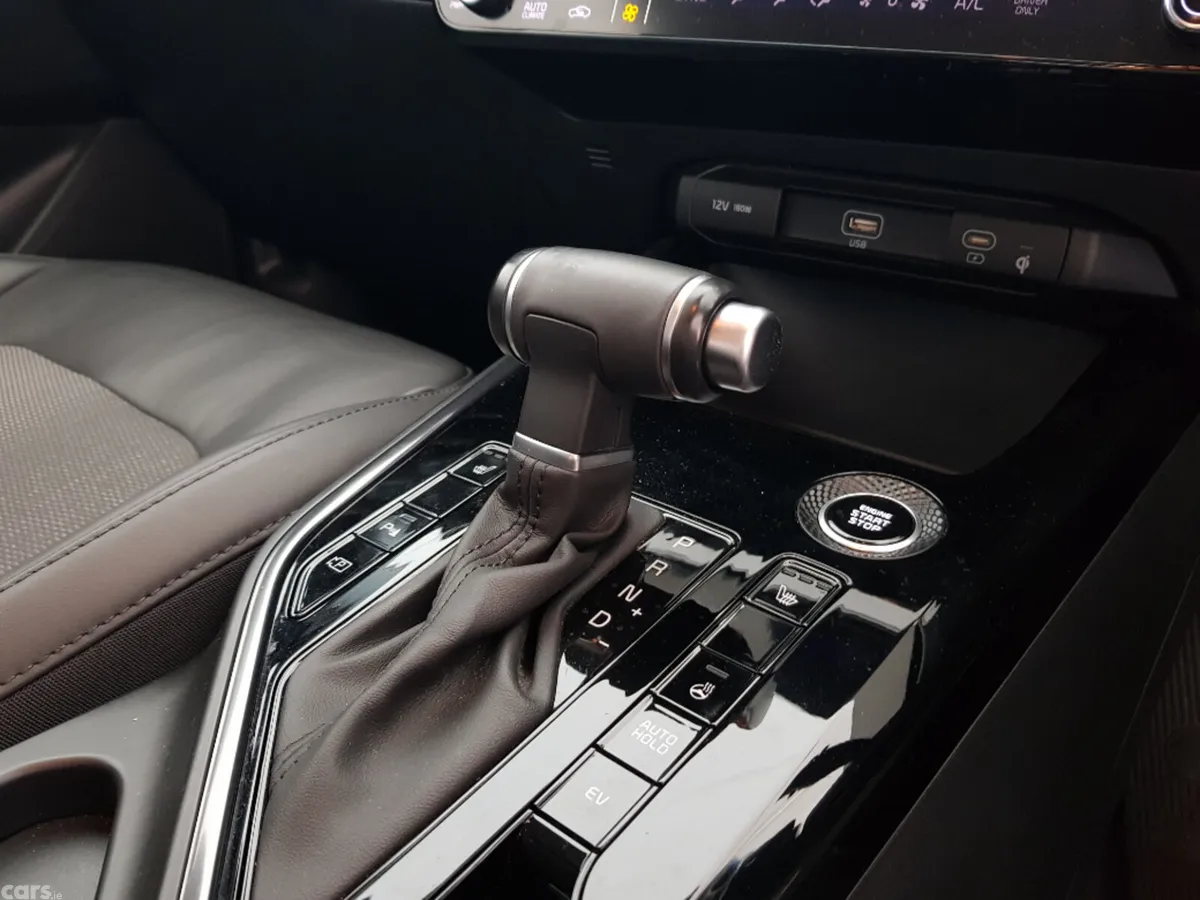 Kia Niro MPV, Petrol Plug-in Hybrid, 2023, Blue