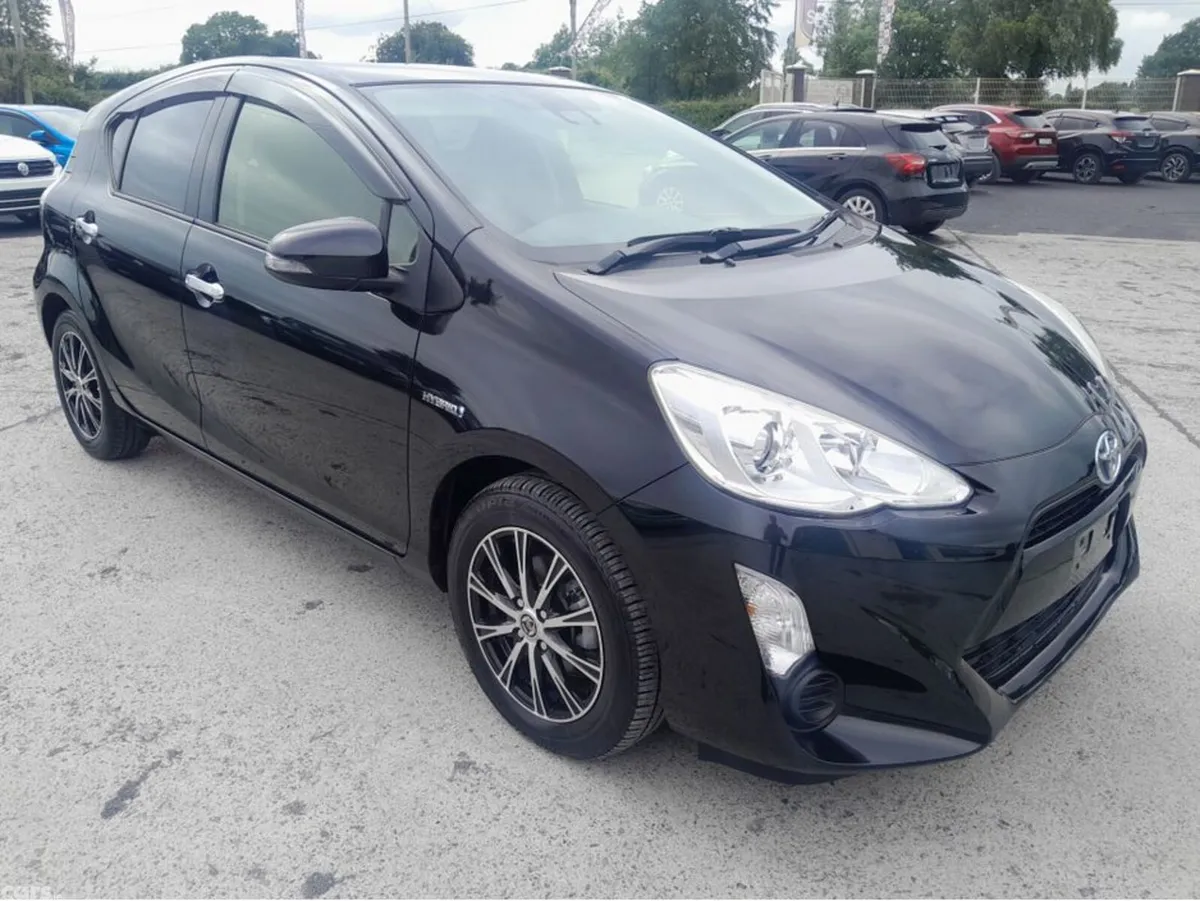 Toyota Aqua Hatchback, Petrol Hybrid, 2017, Black
