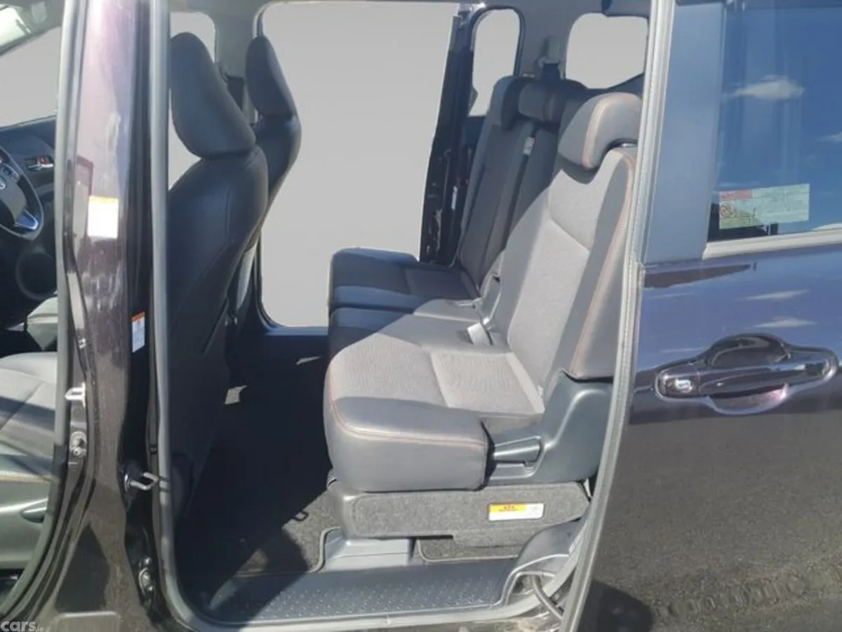 Toyota Sienta MPV, Petrol, 2018, Blue