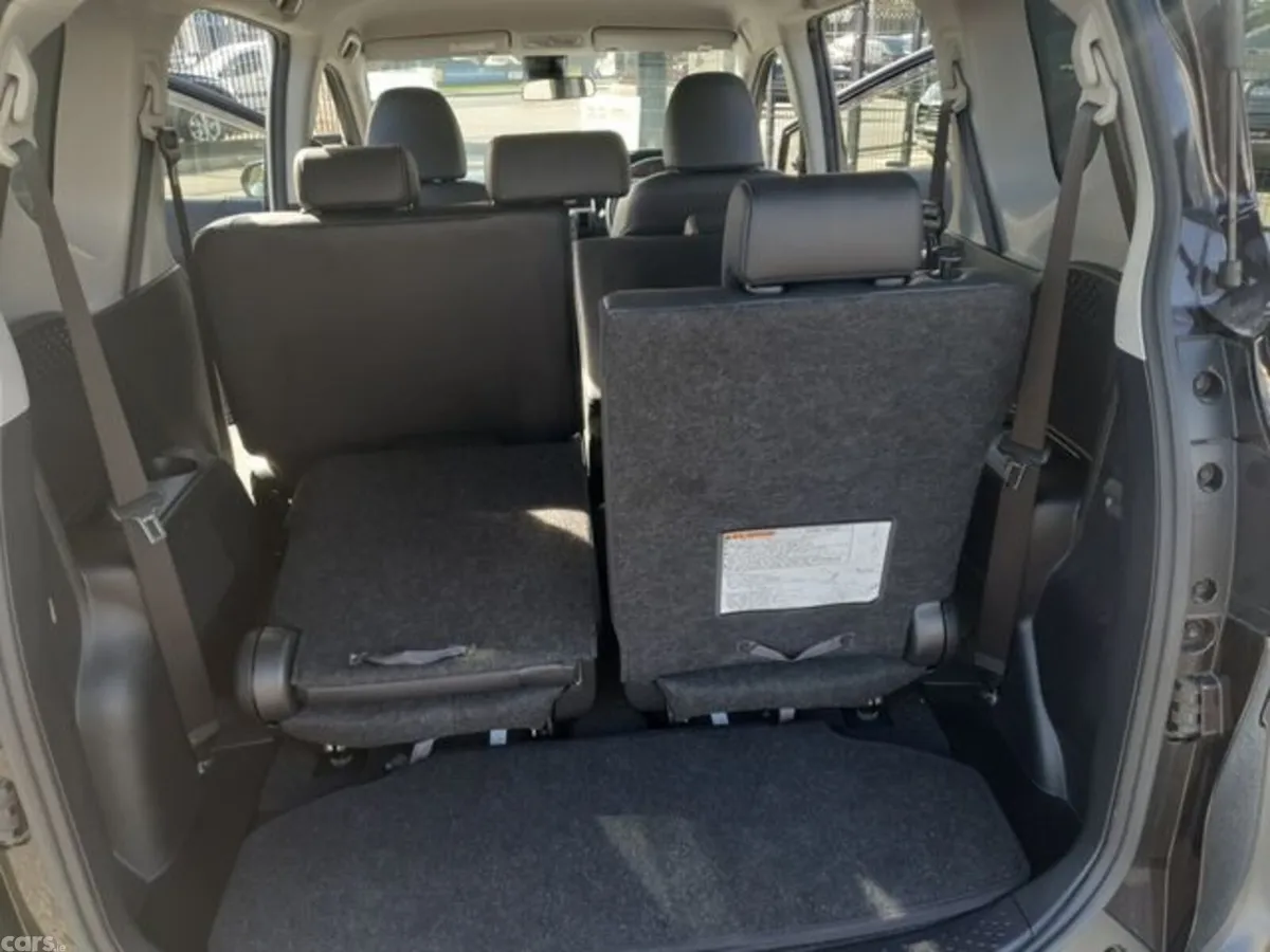 Toyota Sienta MPV, Petrol, 2018, Blue