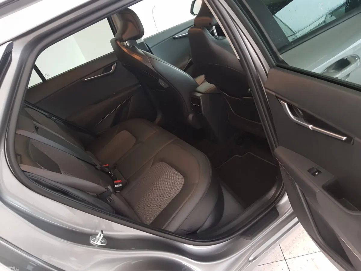 Kia Niro MPV, Petrol Plug-in Hybrid, 2023, Grey