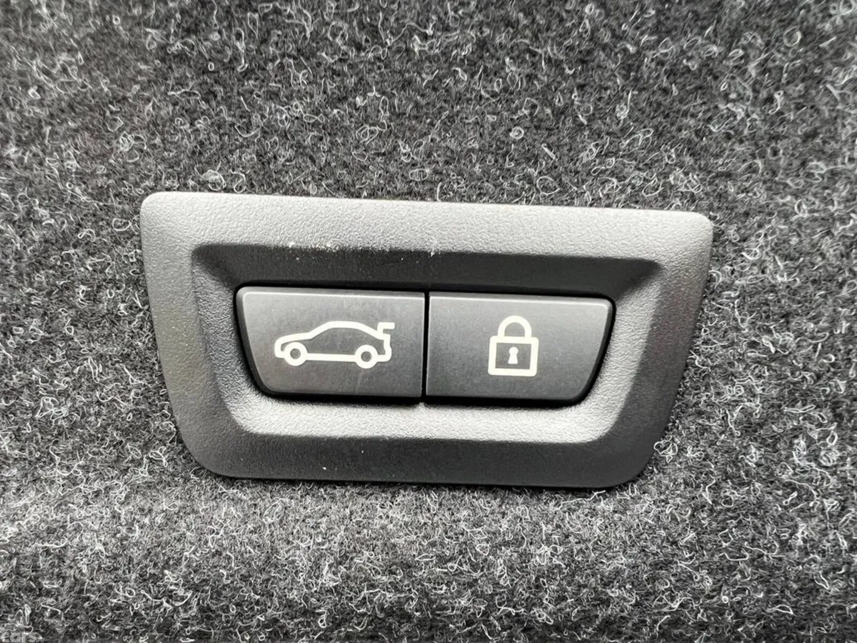 BMW 3-Series Saloon, Petrol Plug-in Hybrid, 2021, White