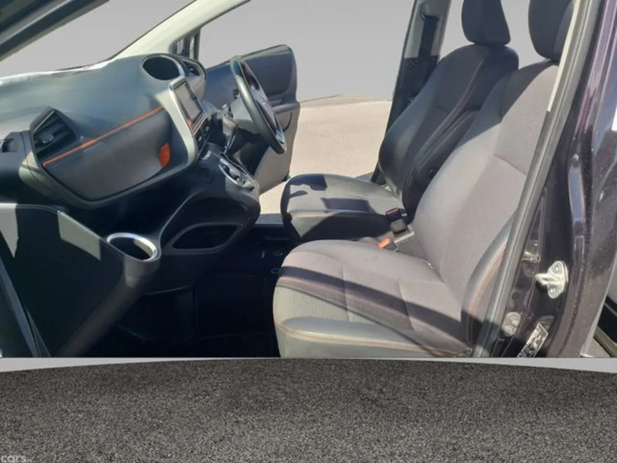 Toyota Sienta MPV, Petrol, 2018, Blue
