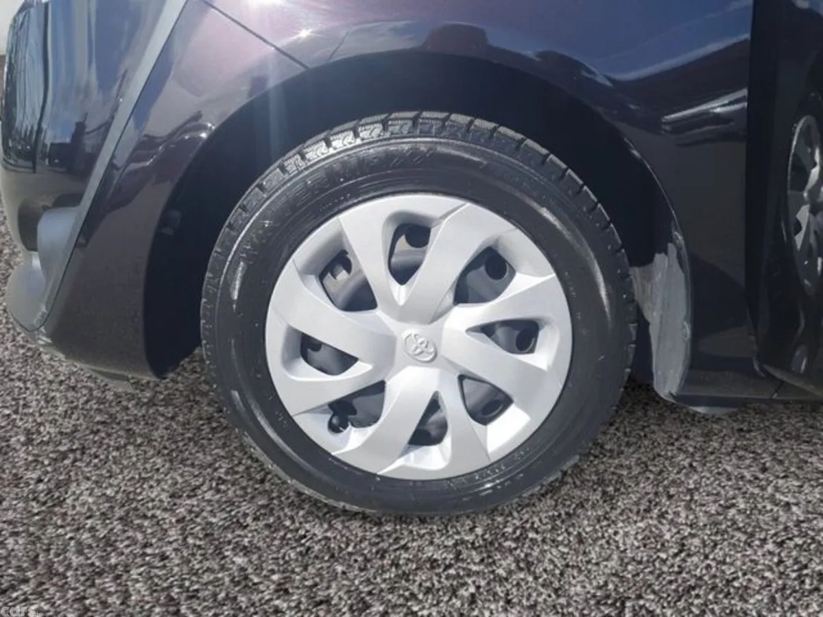 Toyota Sienta MPV, Petrol, 2018, Blue