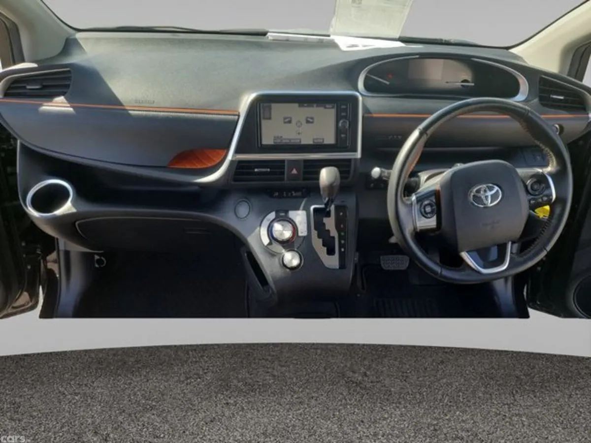 Toyota Sienta MPV, Petrol, 2018, Blue