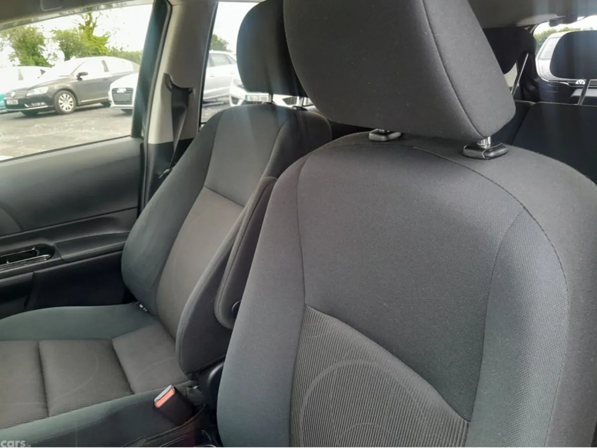 Toyota Aqua Hatchback, Petrol Hybrid, 2017, Black