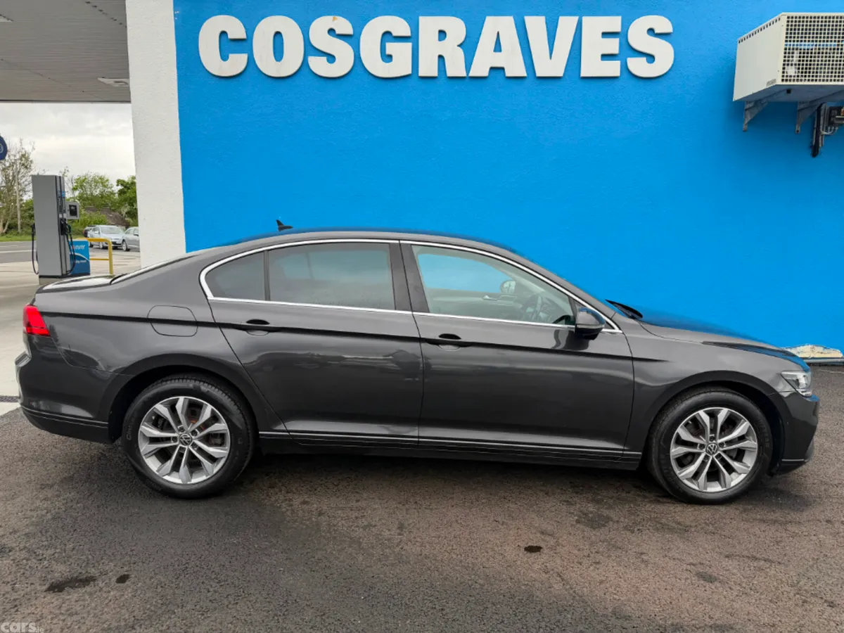 Volkswagen Passat Saloon, Diesel, 2021, Grey