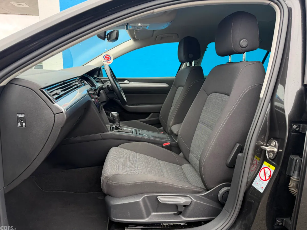 Volkswagen Passat Saloon, Diesel, 2021, Grey