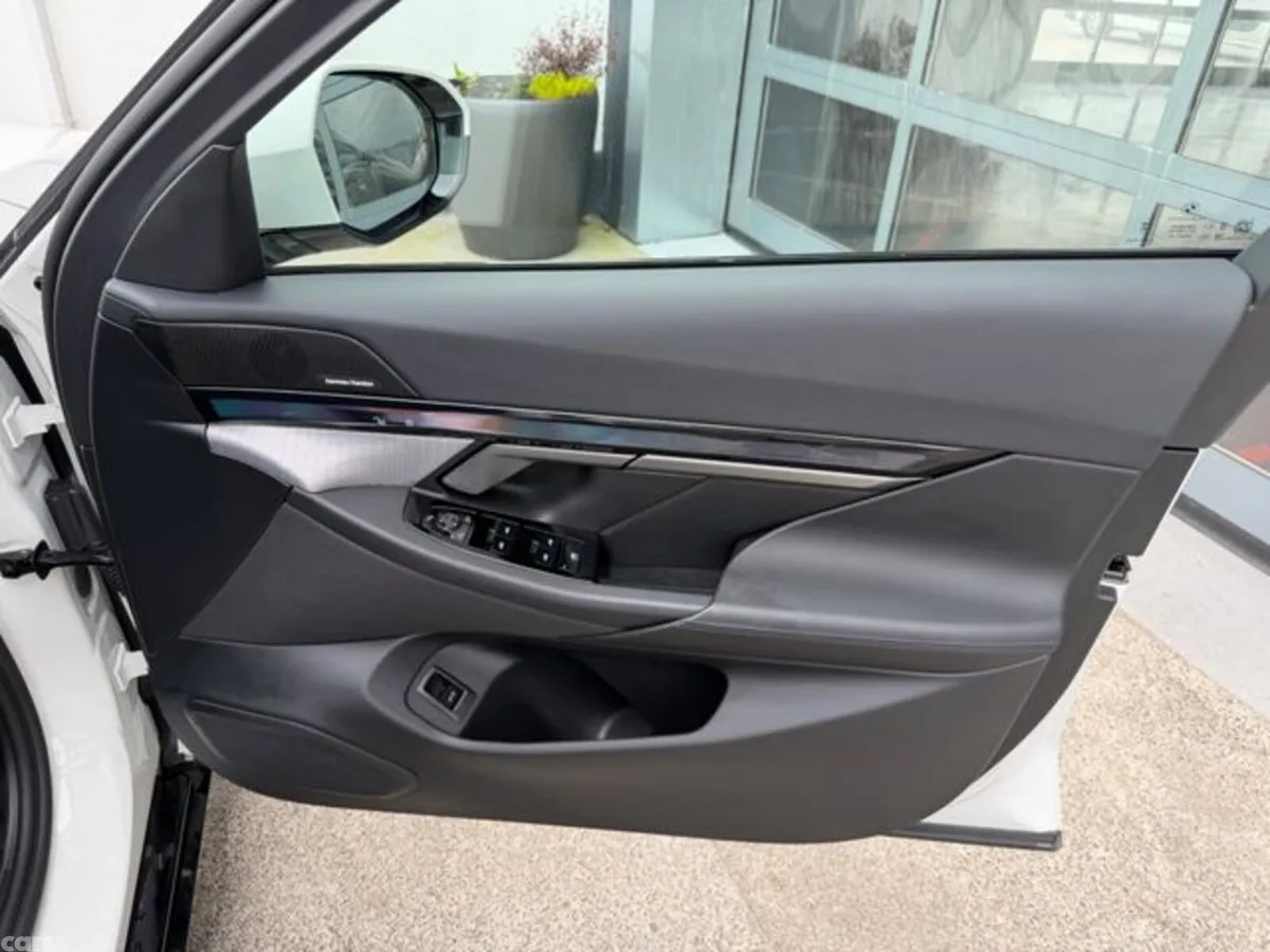BMW 5-Series Saloon, Petrol Plug-in Hybrid, 2025, White