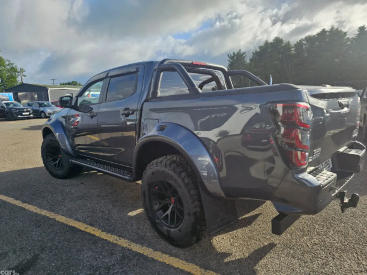Isuzu D-Max Pick Up, Diesel, 2026, Grey
