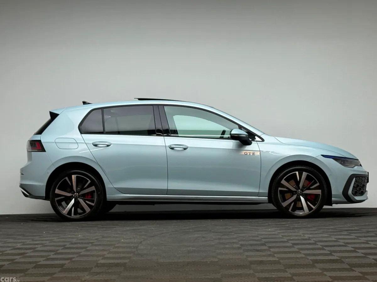 Volkswagen Golf Hatchback, Petrol Plug-in Hybrid, 2026, Blue