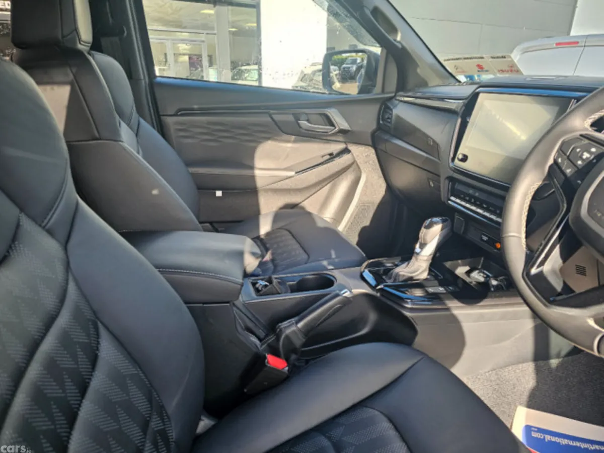 Isuzu D-Max Pick Up, Diesel, 2026, Grey