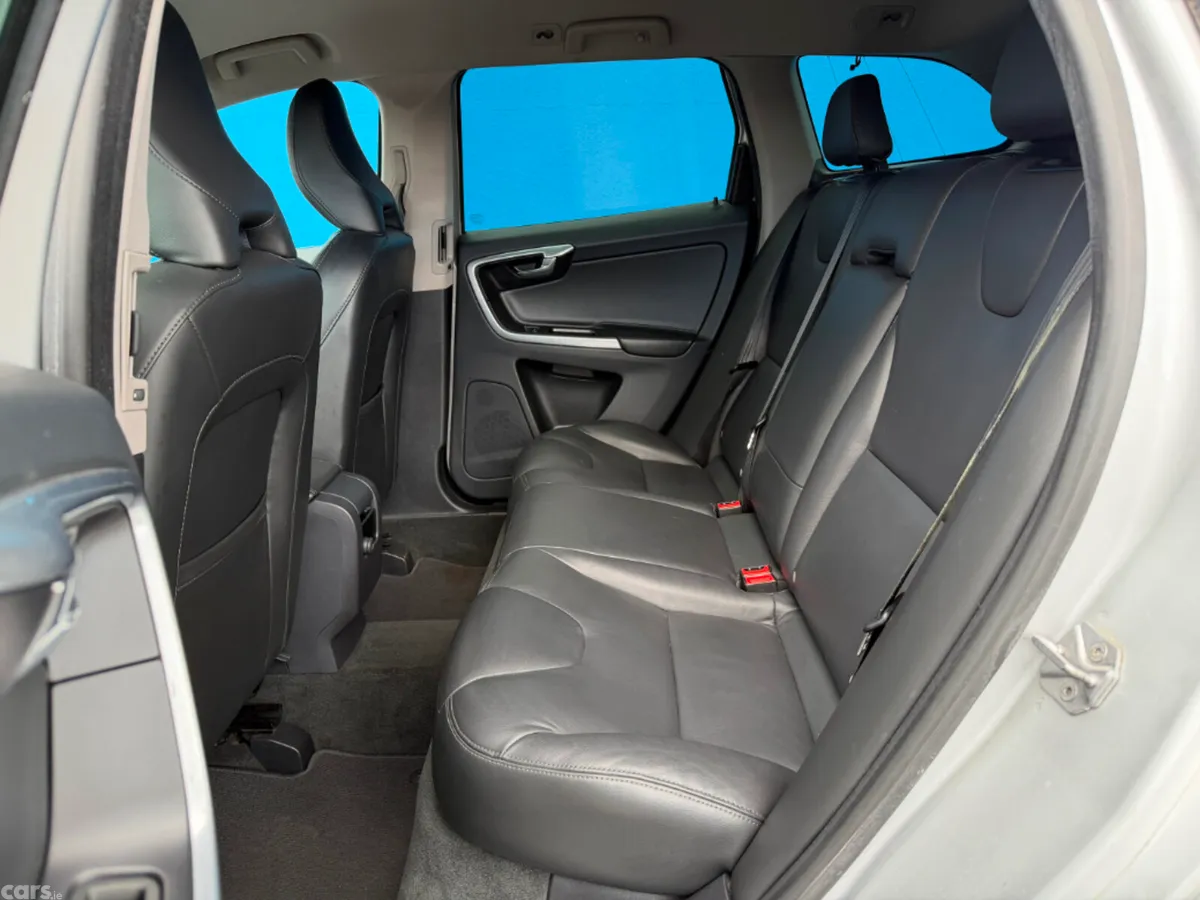 Volvo XC60 SUV, Diesel, 2017, Silver