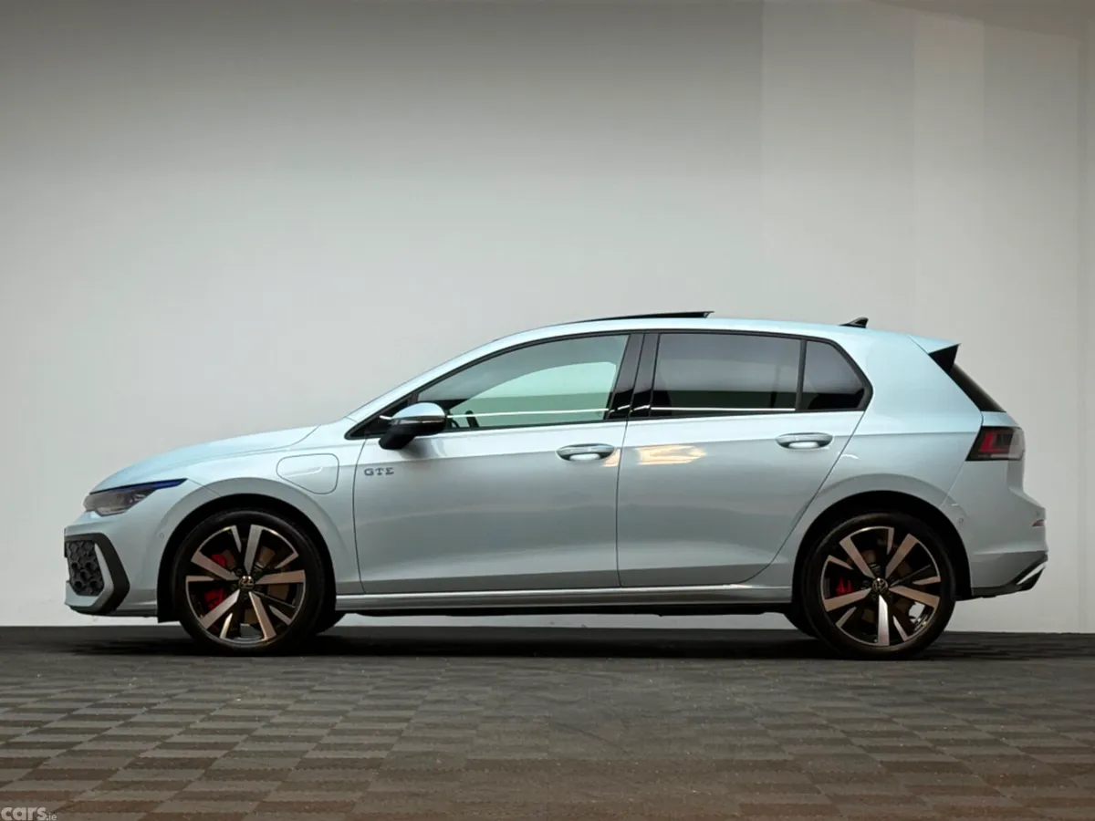 Volkswagen Golf Hatchback, Petrol Plug-in Hybrid, 2026, Blue
