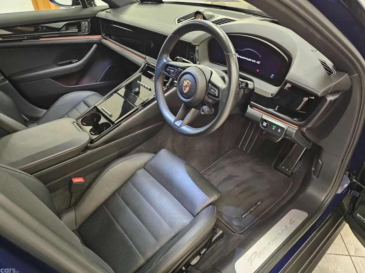 Porsche Panamera Hatchback, Petrol Plug-in Hybrid, 2025, Blue