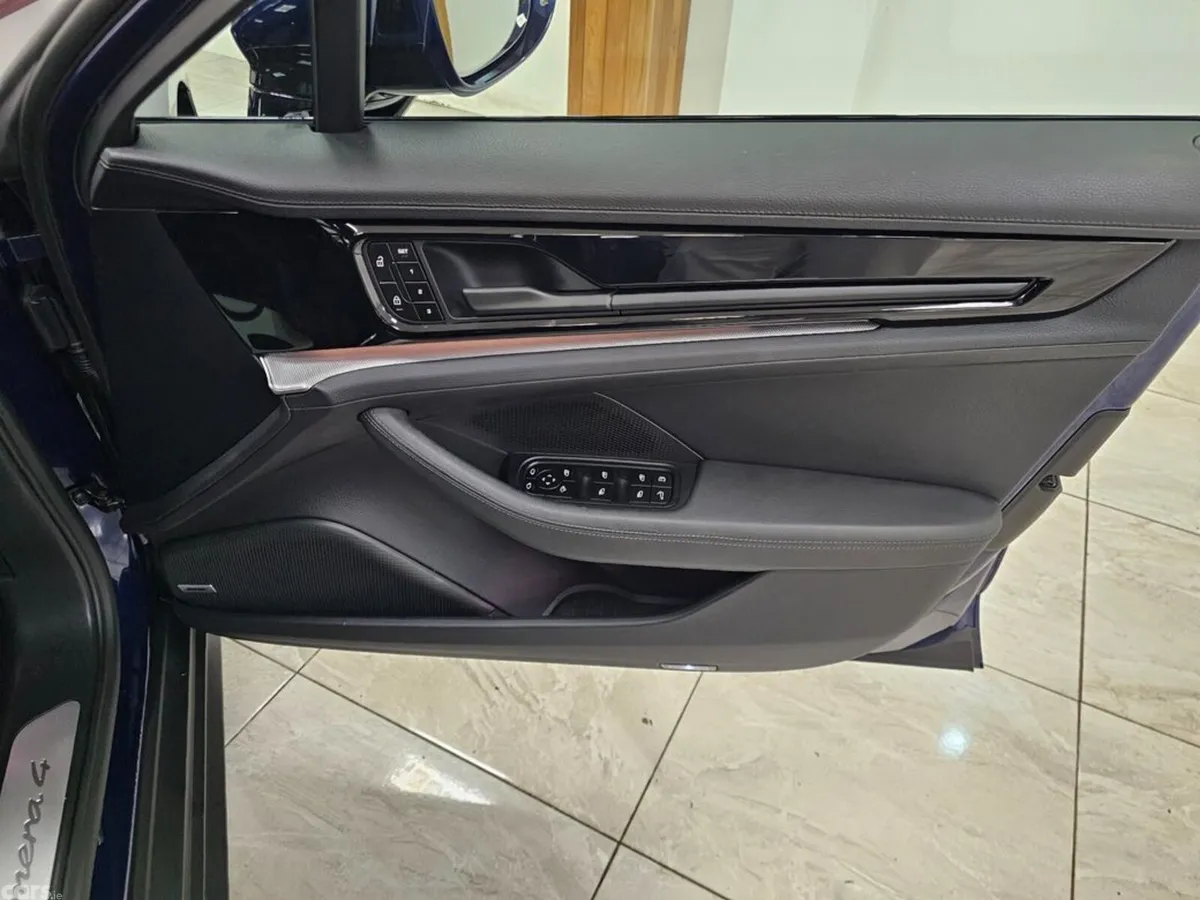 Porsche Panamera Hatchback, Petrol Plug-in Hybrid, 2025, Blue