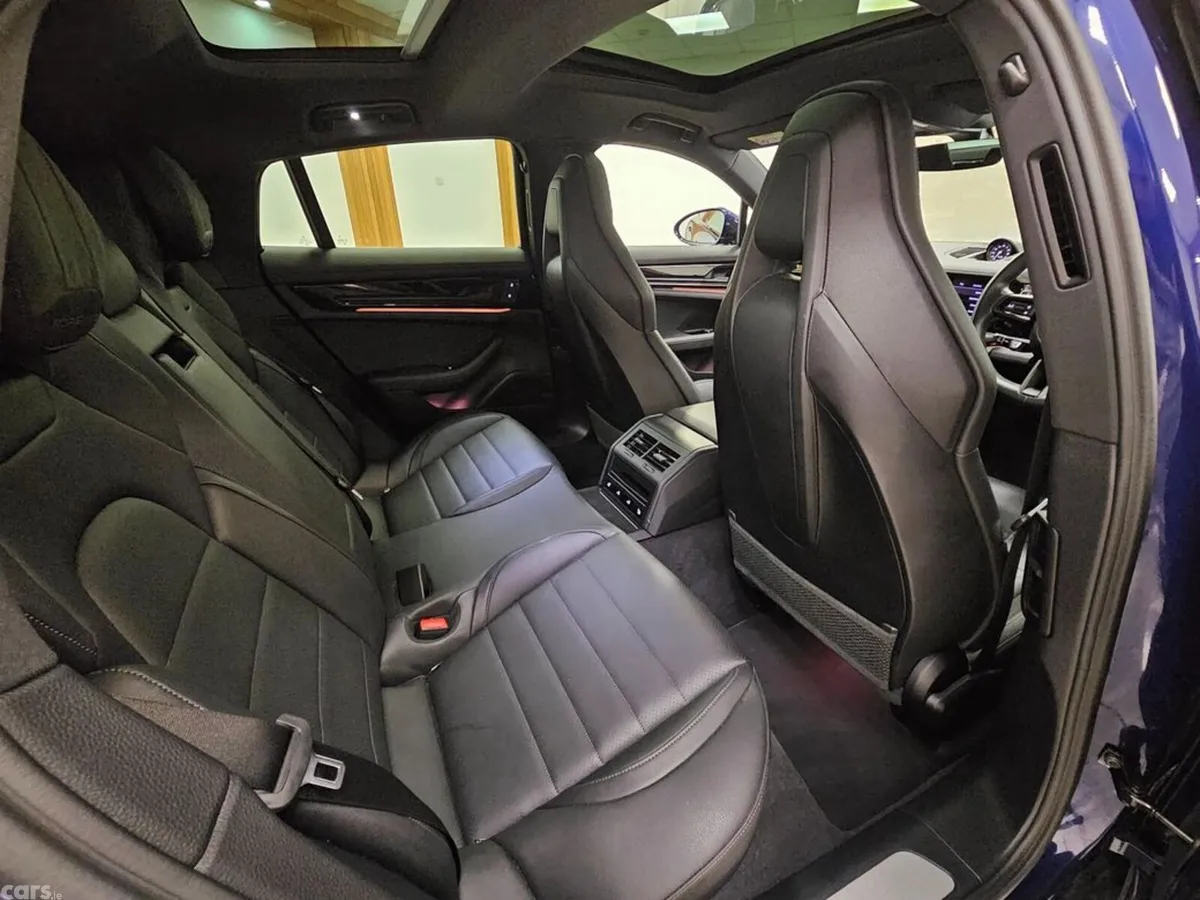 Porsche Panamera Hatchback, Petrol Plug-in Hybrid, 2025, Blue