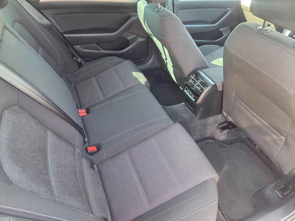 Volkswagen Passat Estate, Diesel, 2018, Silver