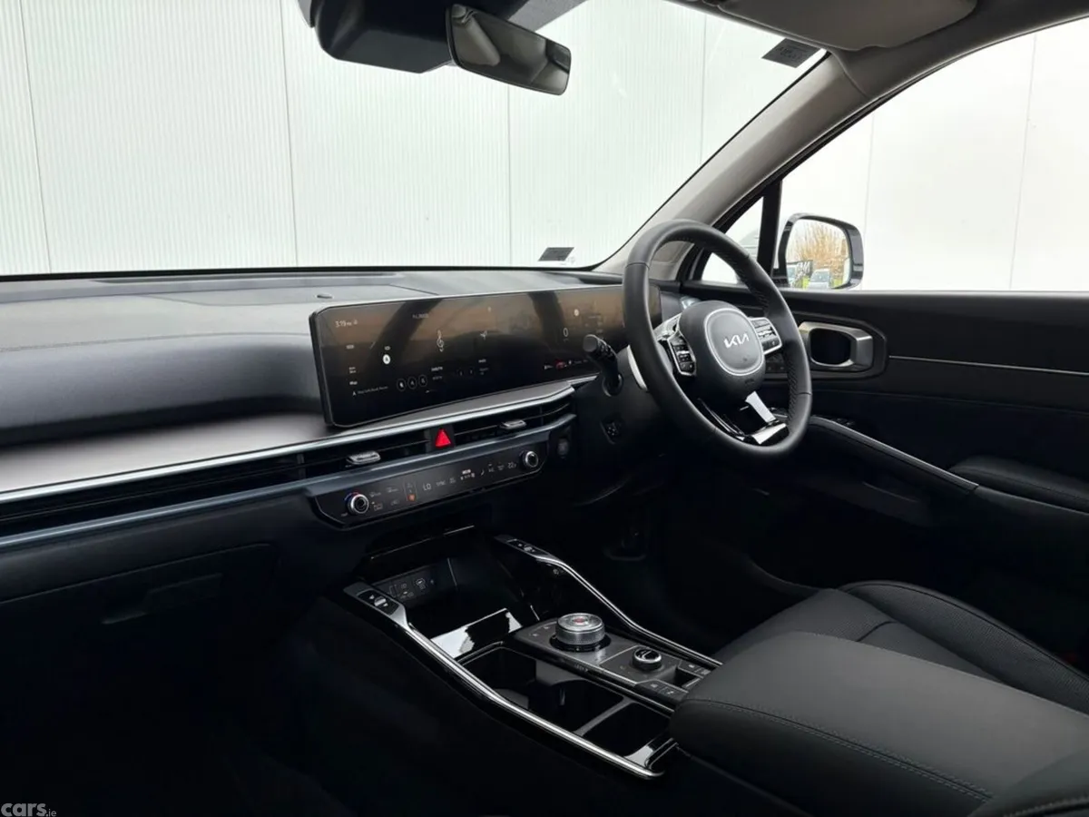Kia Sorento SUV, Petrol Plug-in Hybrid, 2027, White
