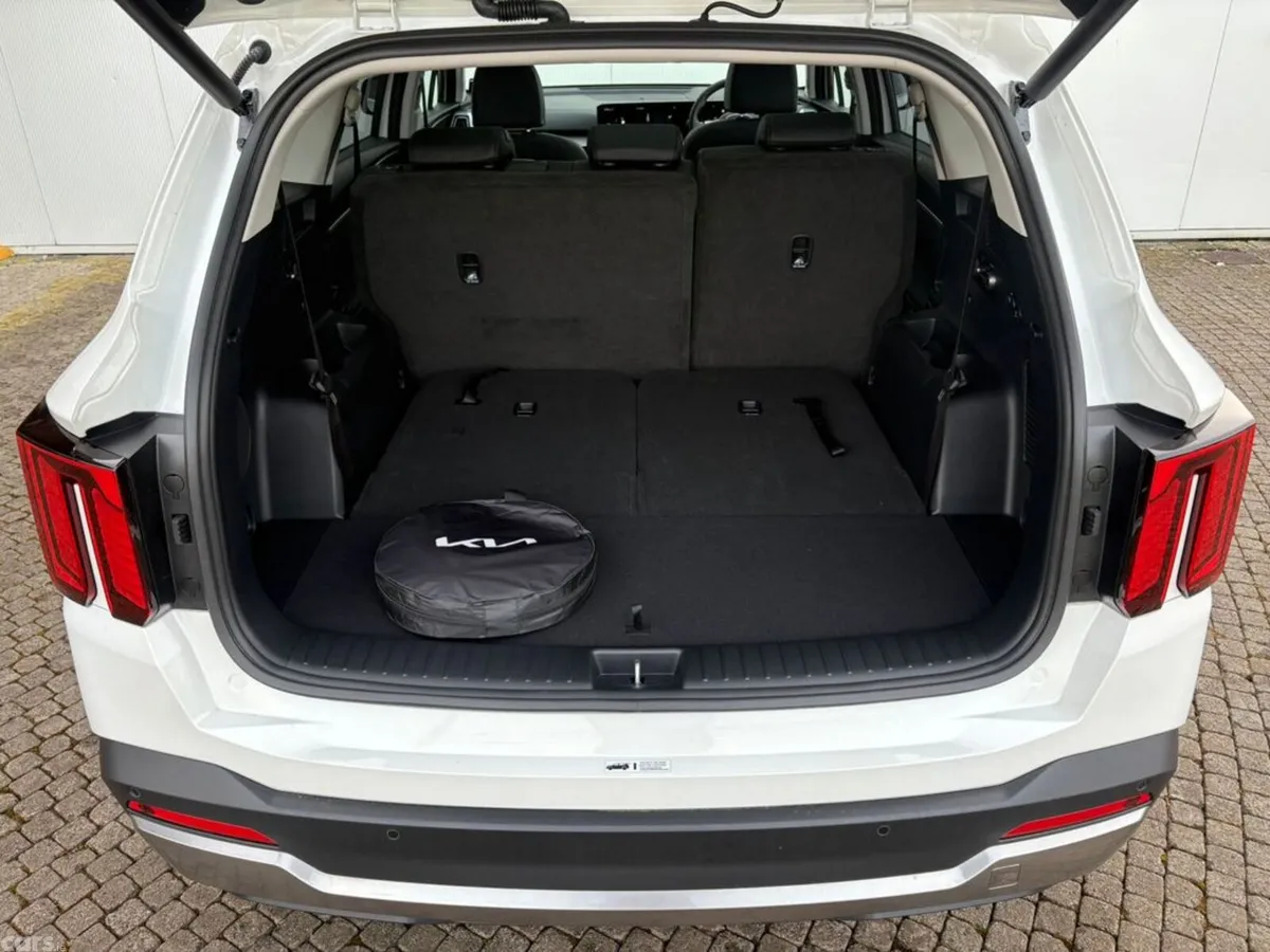 Kia Sorento SUV, Petrol Plug-in Hybrid, 2027, White