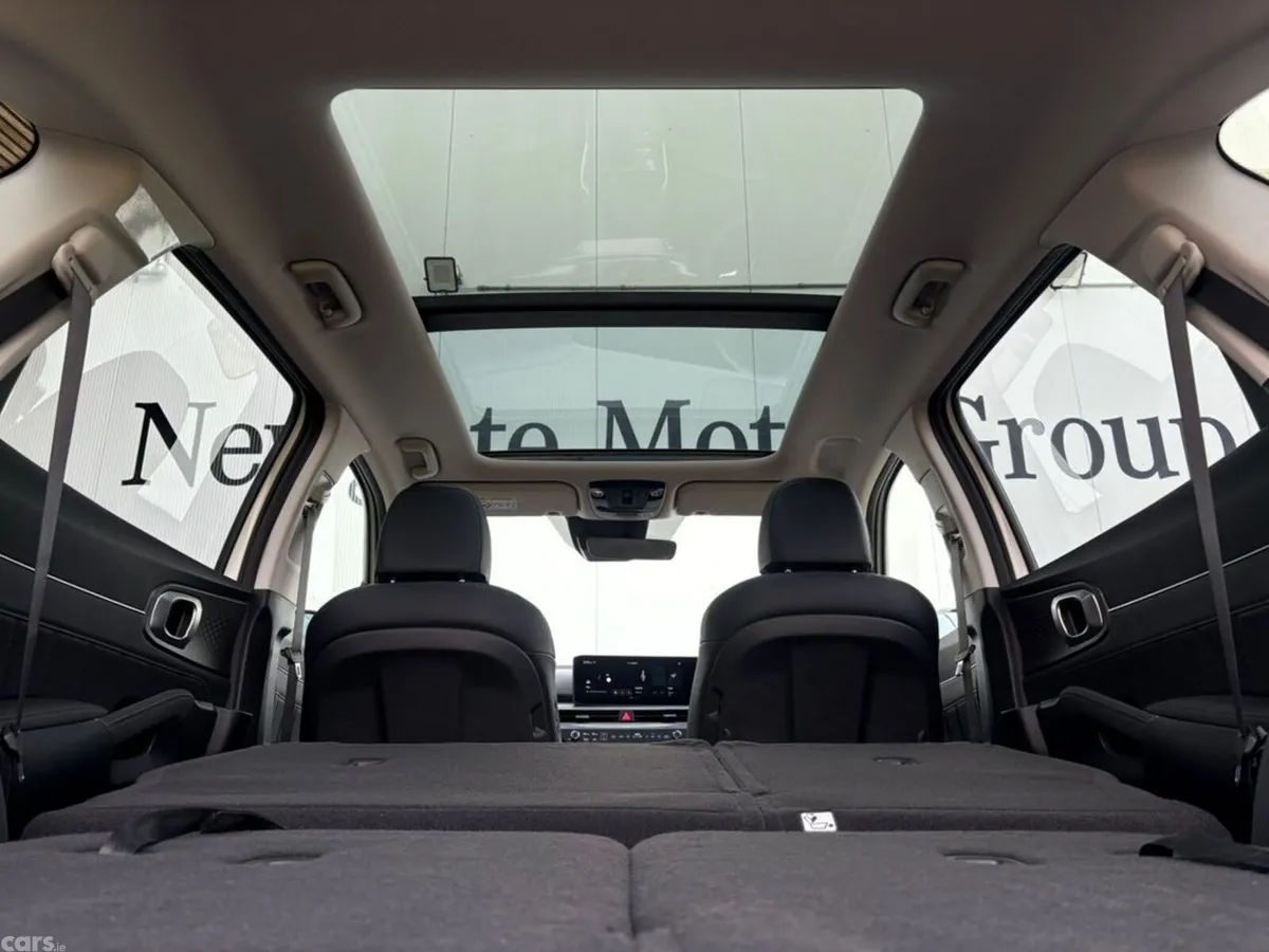 Kia Sorento SUV, Petrol Plug-in Hybrid, 2027, White