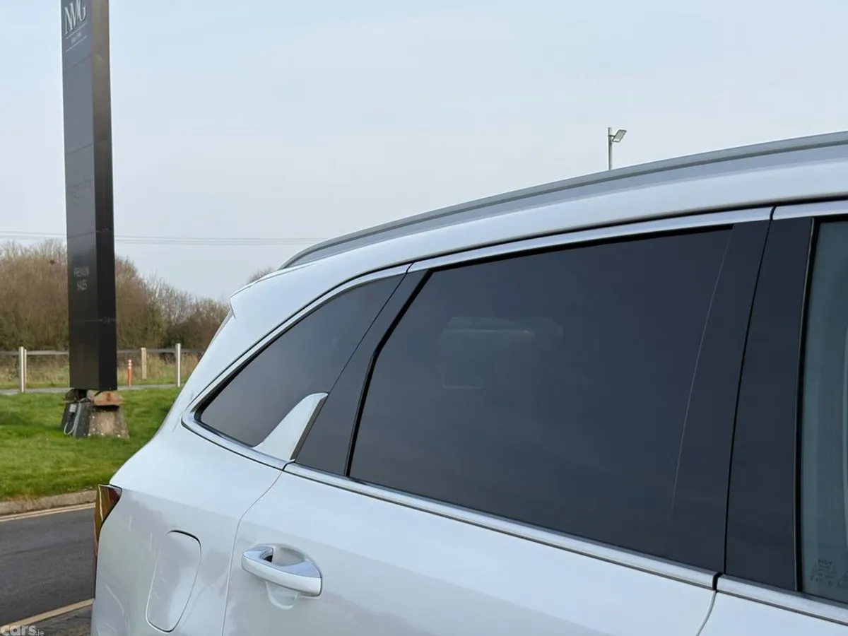 Kia Sorento SUV, Petrol Plug-in Hybrid, 2027, White