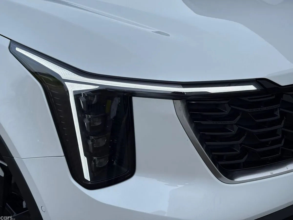 Kia Sorento SUV, Petrol Plug-in Hybrid, 2027, White