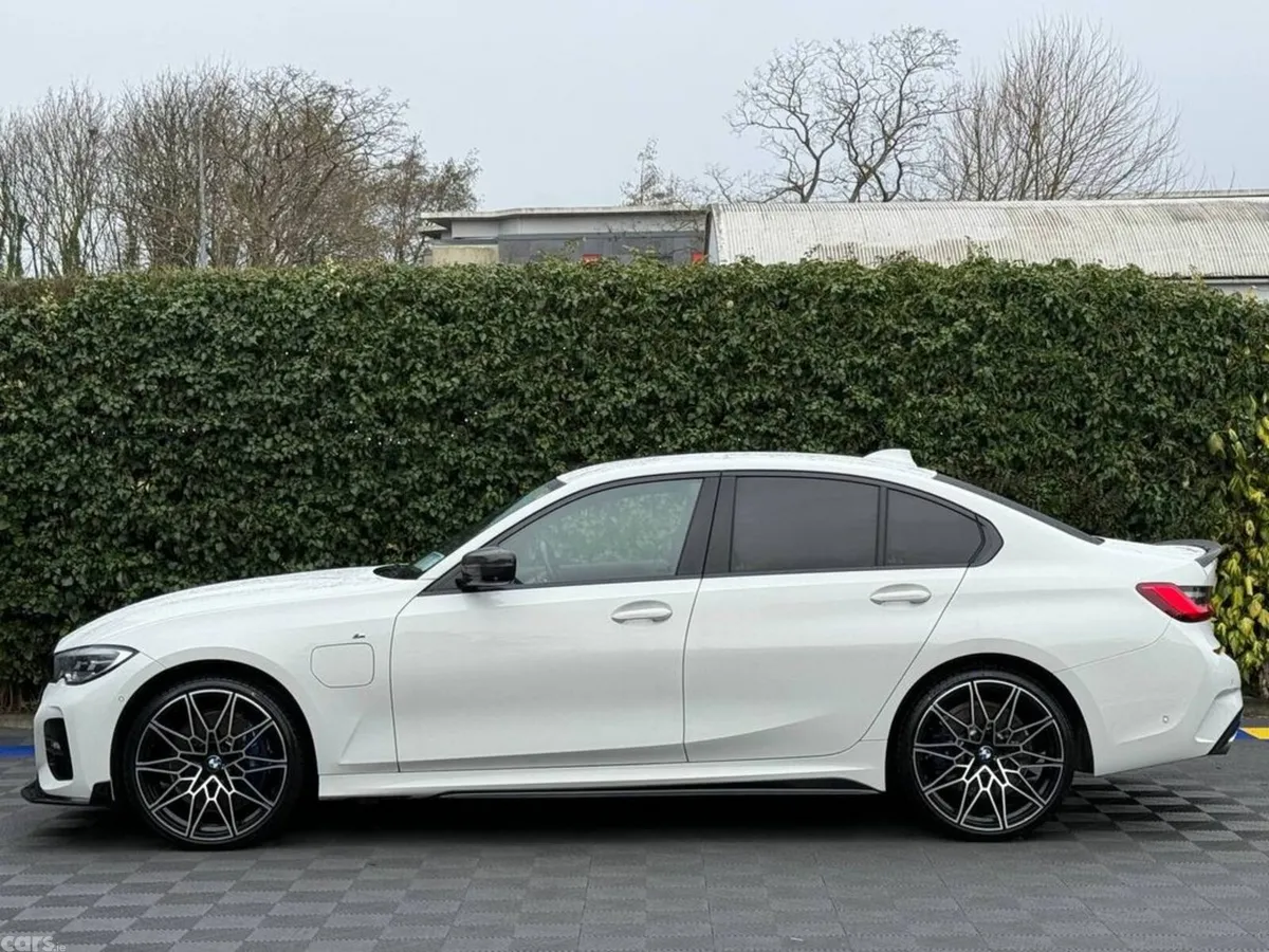 BMW 3-Series Saloon, Petrol Plug-in Hybrid, 2021, White
