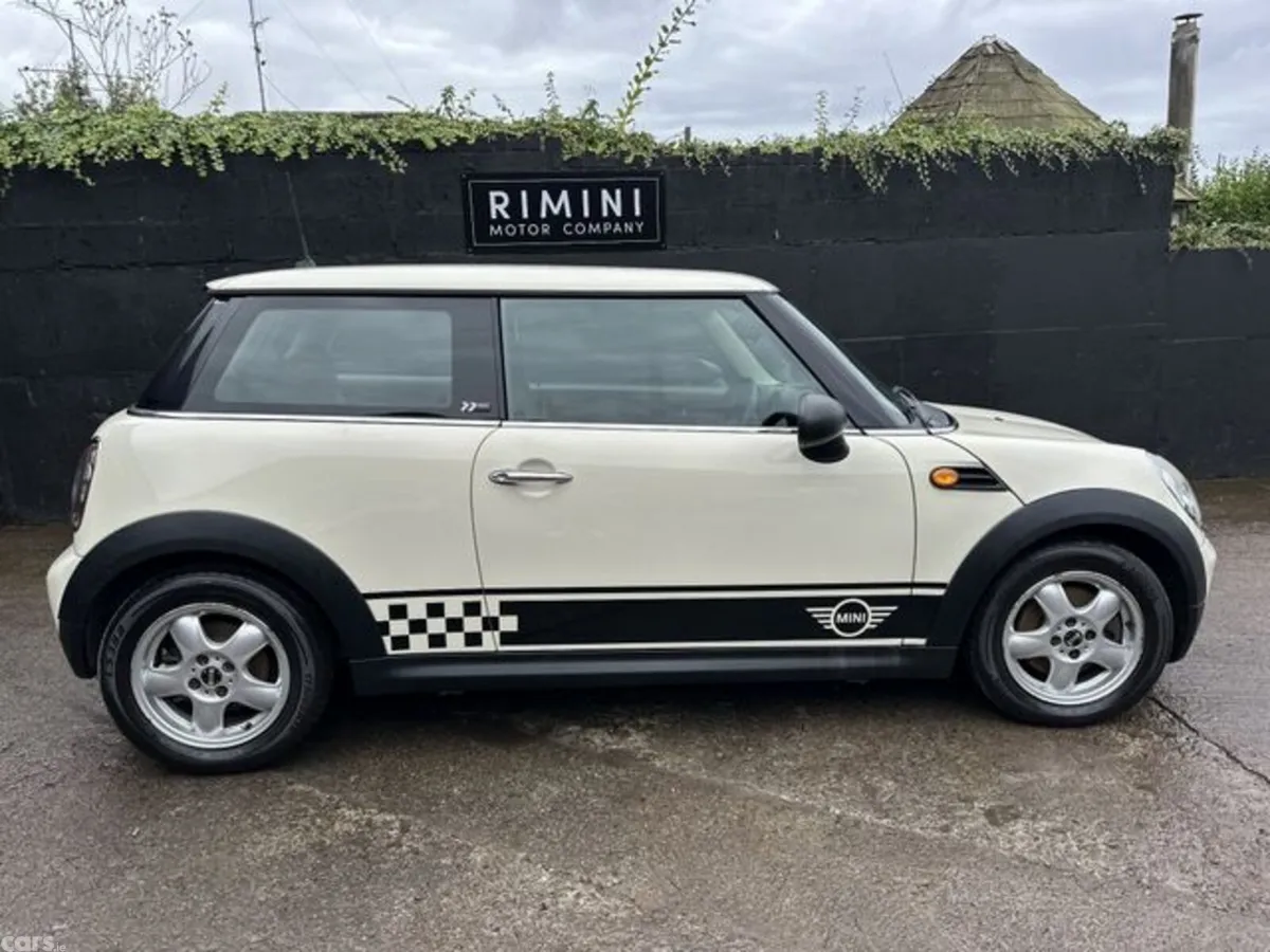 Mini Cooper Hatchback, Petrol, 2011, White