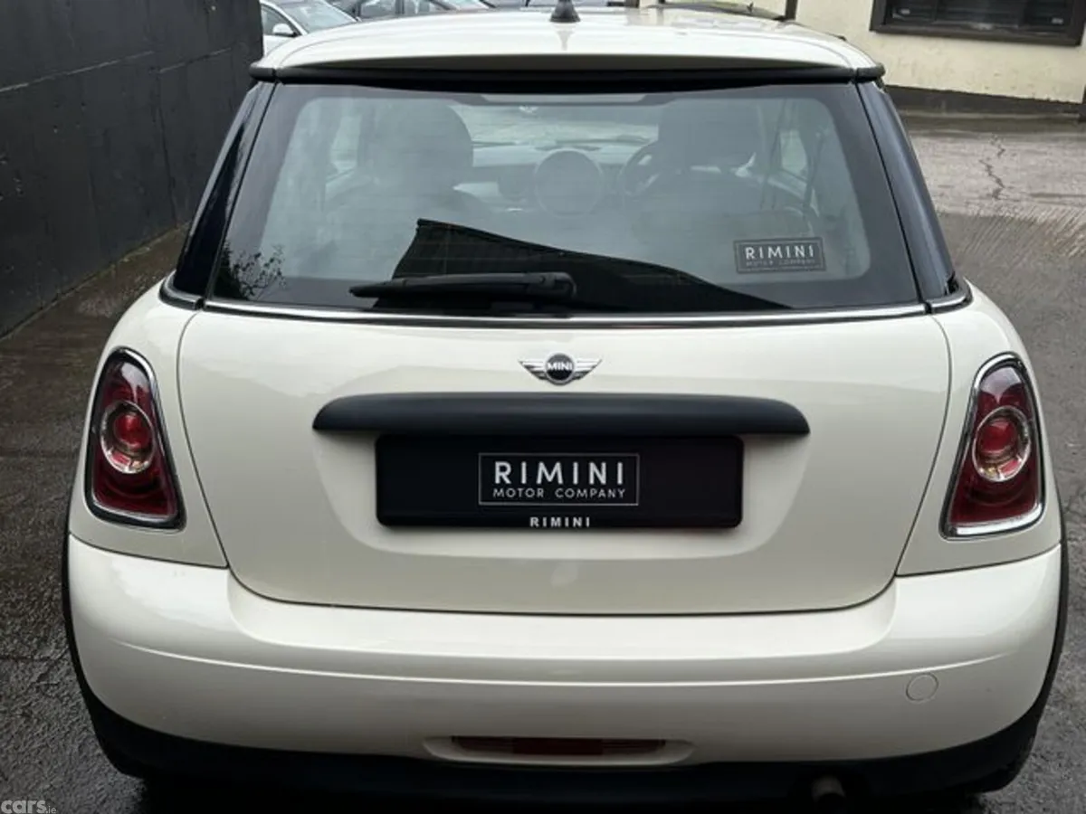 Mini Cooper Hatchback, Petrol, 2011, White