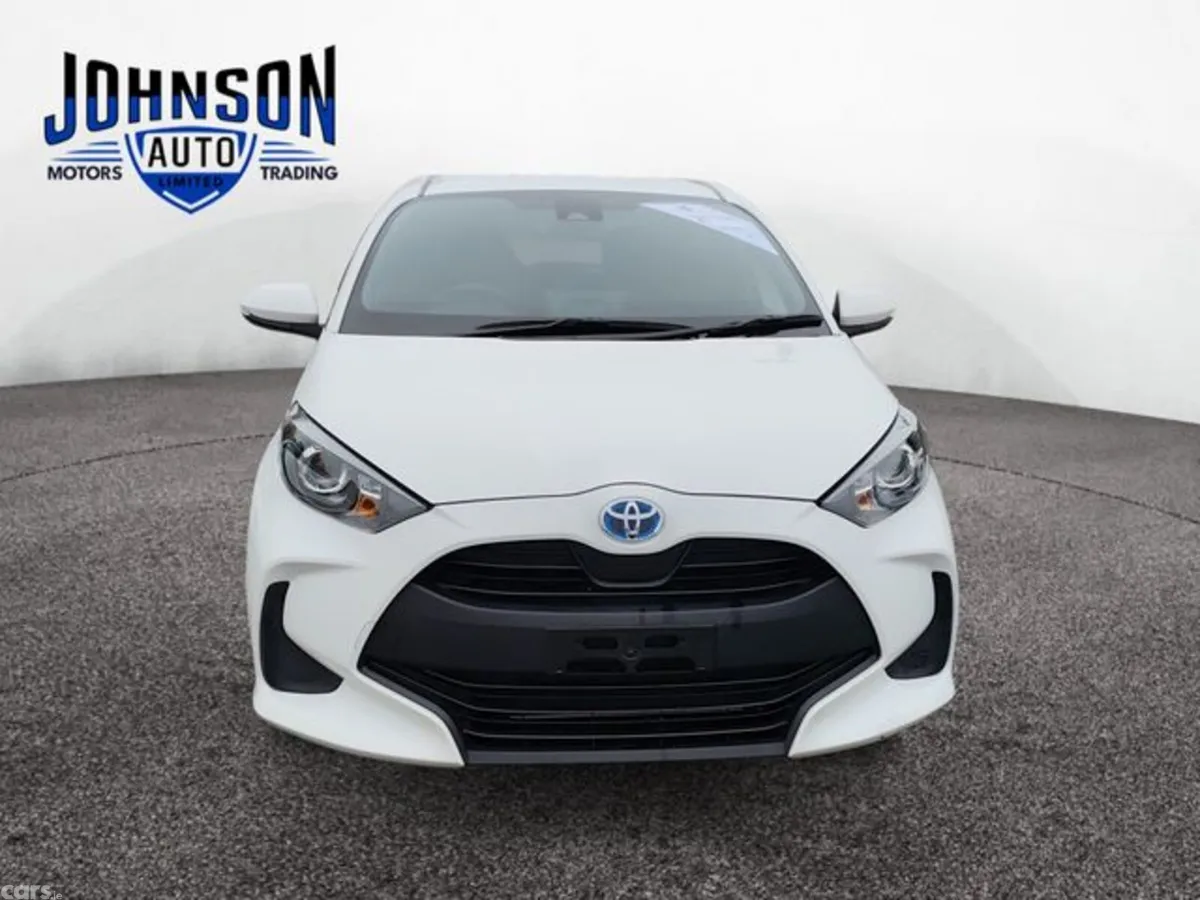 Toyota Yaris Hatchback, Petrol Hybrid, 2022, White