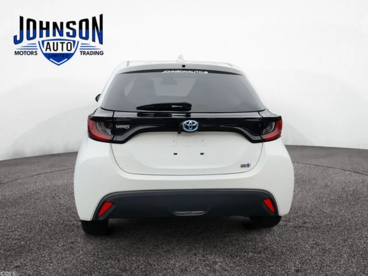Toyota Yaris Hatchback, Petrol Hybrid, 2022, White