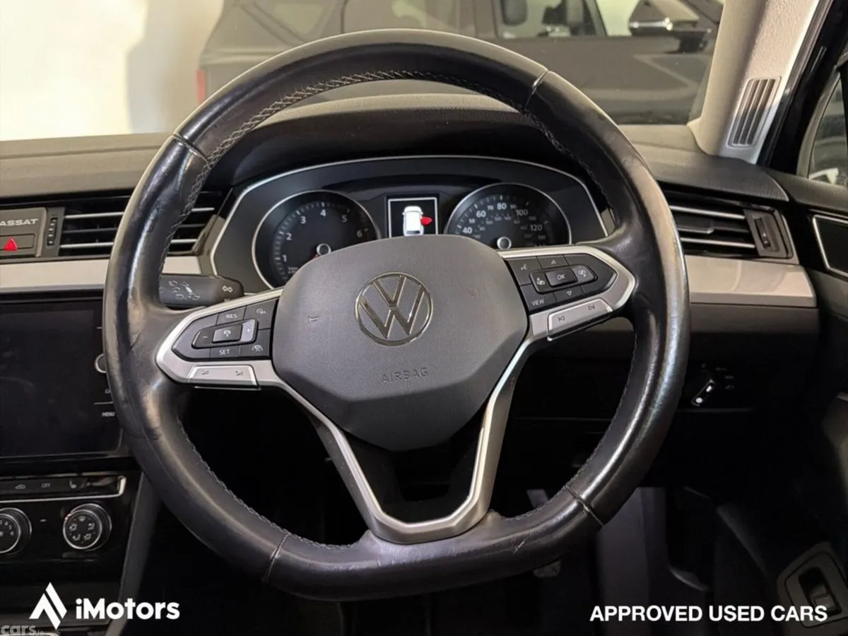 Volkswagen Passat Estate, Petrol, 2021, Blue