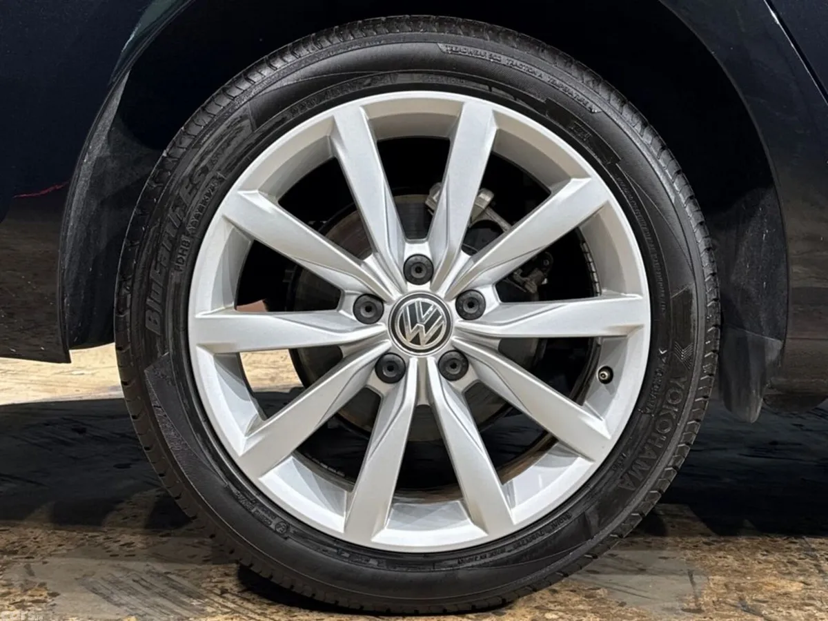 Volkswagen Golf Estate, Petrol, 2019, Black