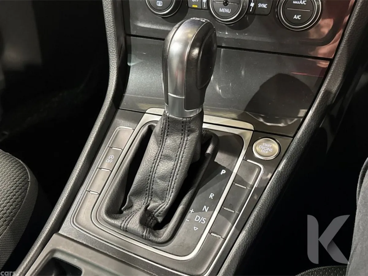 Volkswagen Golf Estate, Petrol, 2019, Black