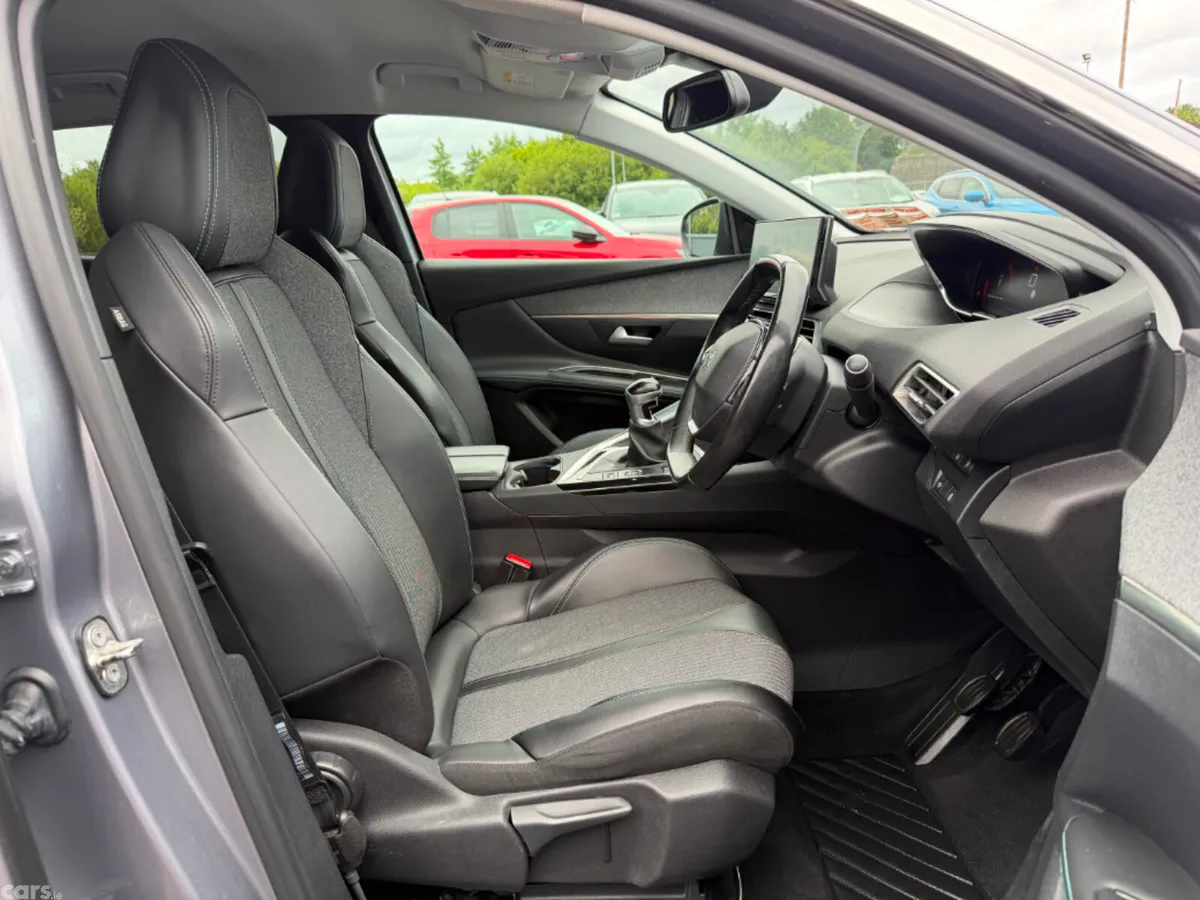 Peugeot 3008 MPV, Diesel, 2021, Grey