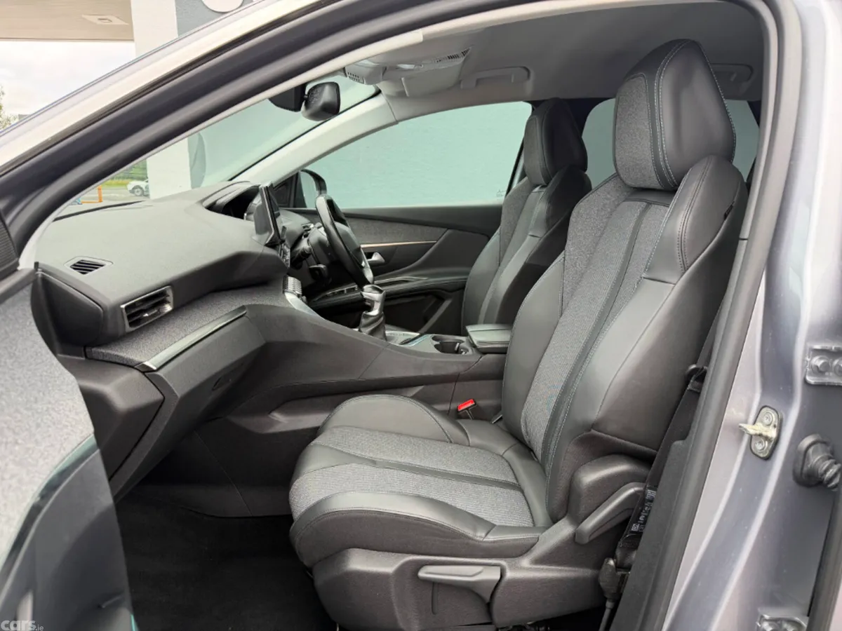 Peugeot 3008 MPV, Diesel, 2021, Grey