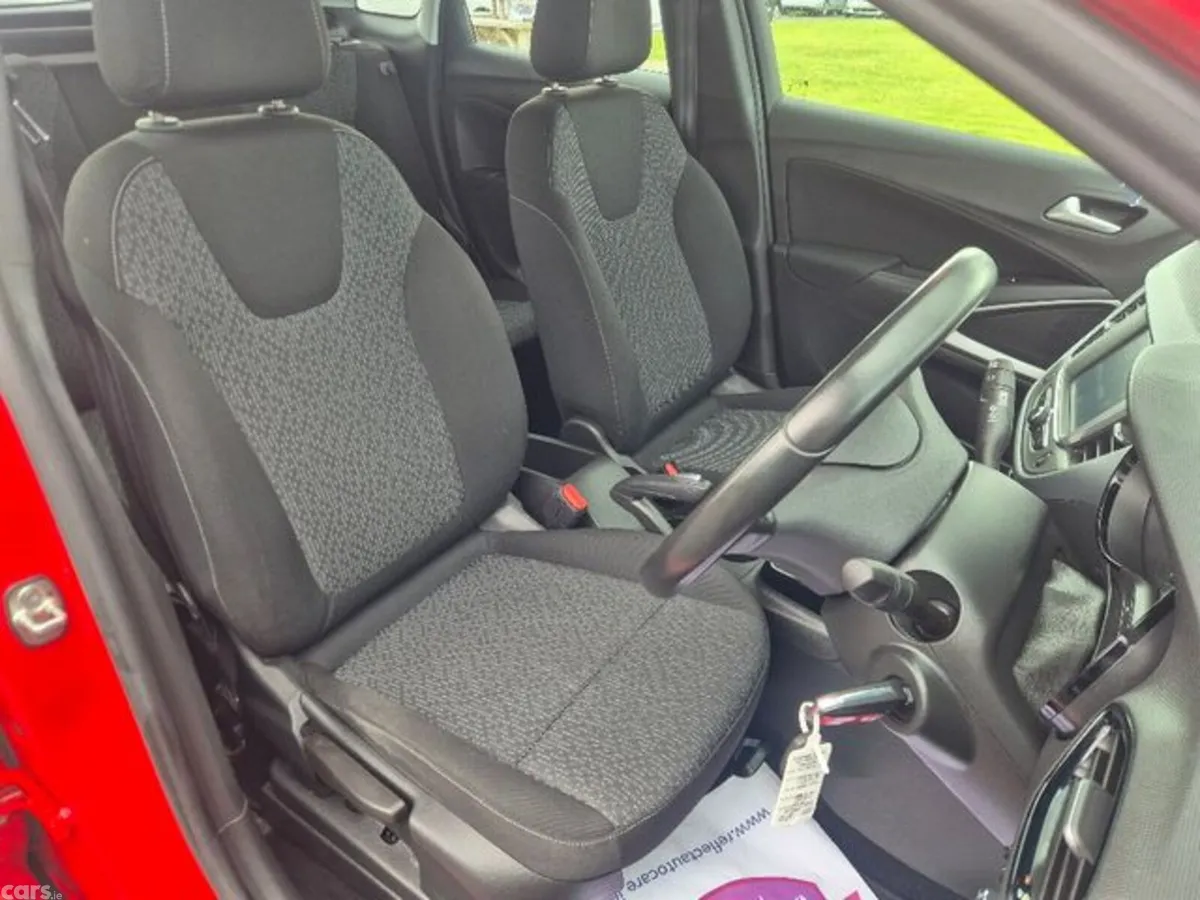 Opel Crossland X MPV, Petrol, 2018, Red
