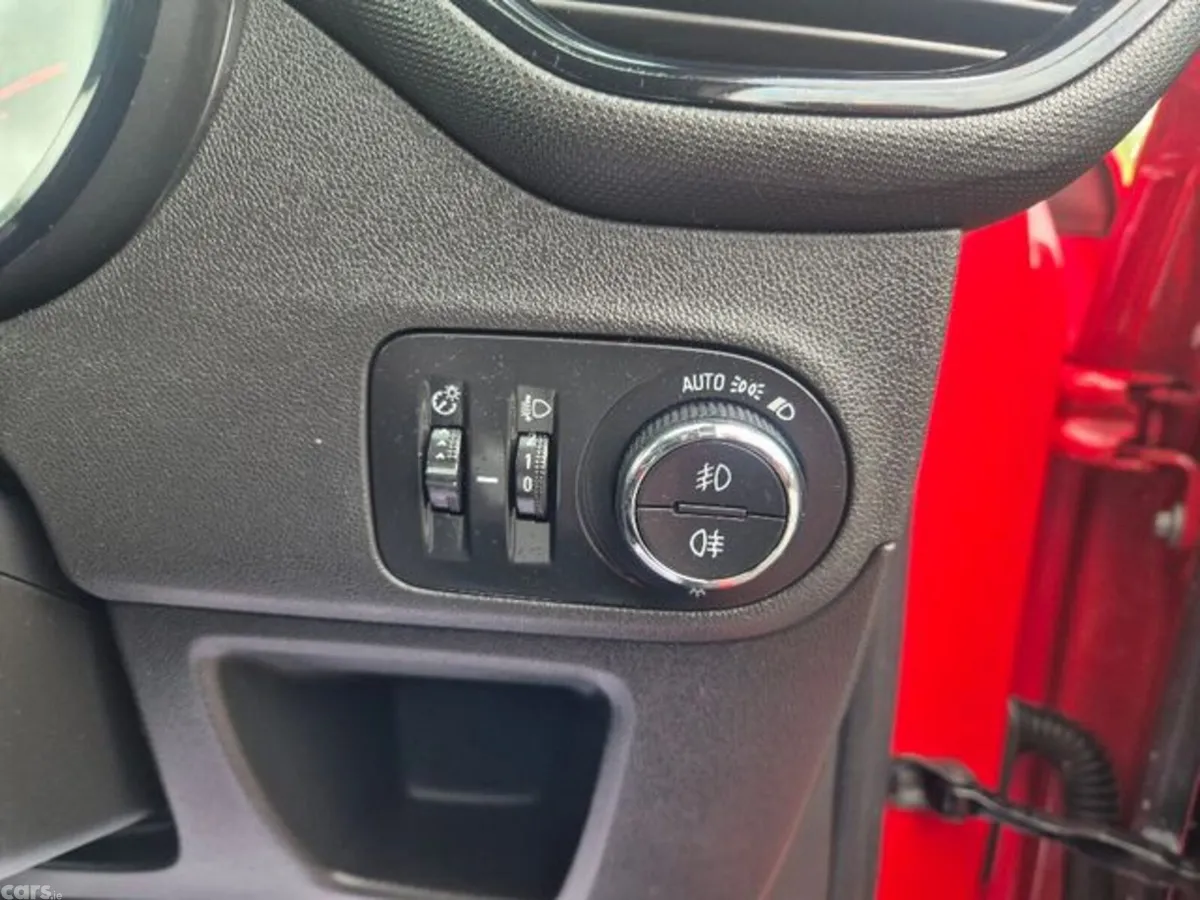 Opel Crossland X MPV, Petrol, 2018, Red
