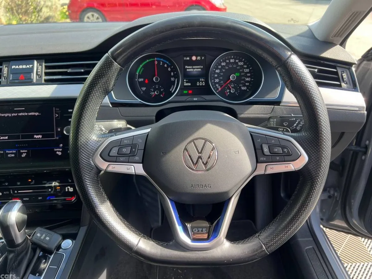 Volkswagen Passat Estate, Petrol Plug-in Hybrid, 2022, Grey