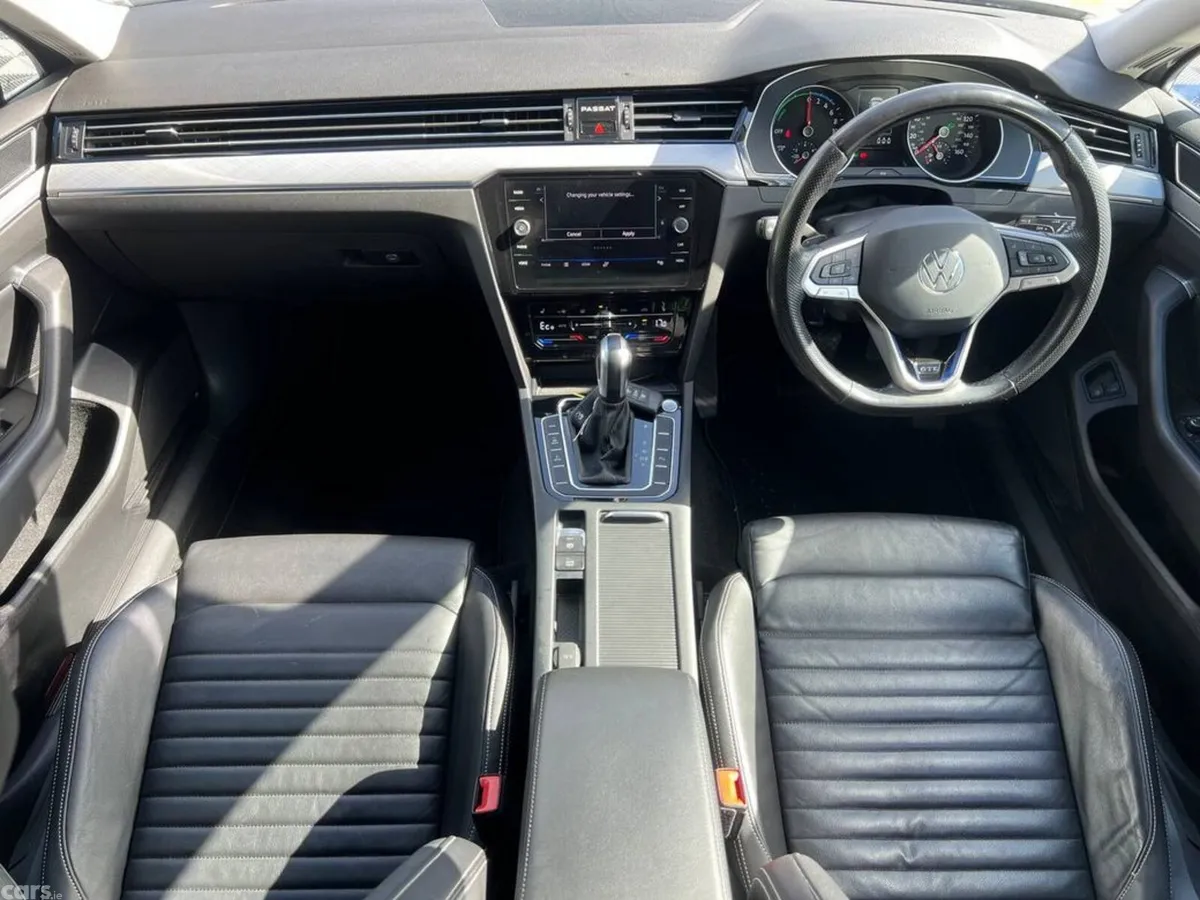 Volkswagen Passat Estate, Petrol Plug-in Hybrid, 2022, Grey