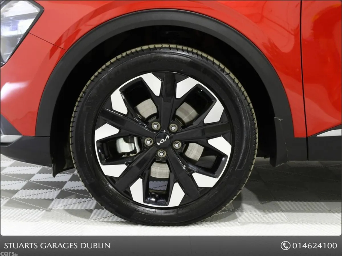 Kia Sportage MPV, Petrol Plug-in Hybrid, 2023, Red