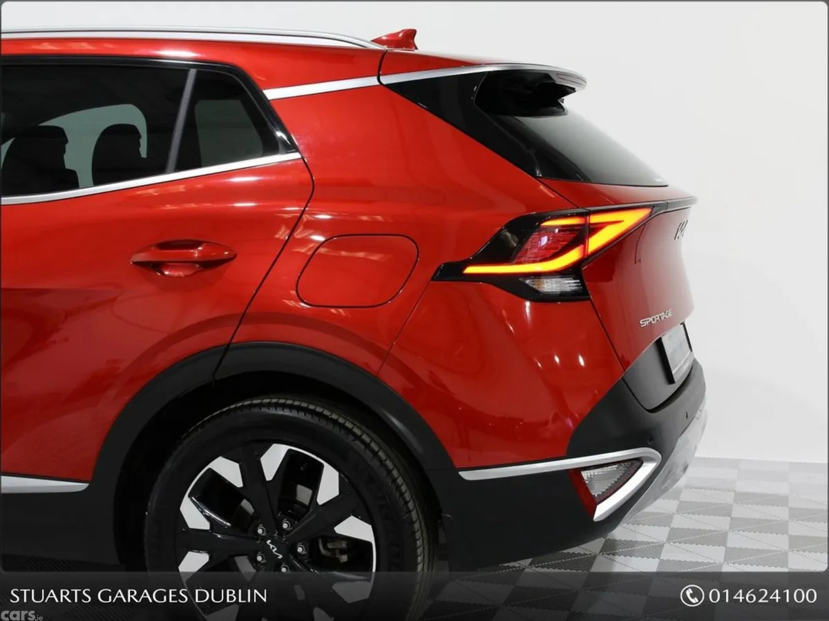 Kia Sportage MPV, Petrol Plug-in Hybrid, 2023, Red