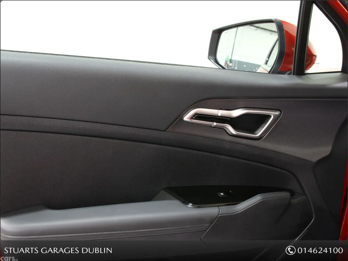 Kia Sportage MPV, Petrol Plug-in Hybrid, 2023, Red